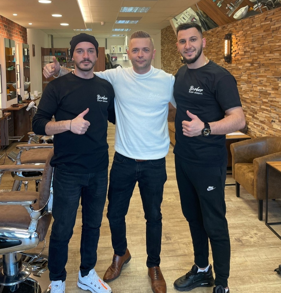 Barber Shop Team (© Arena)