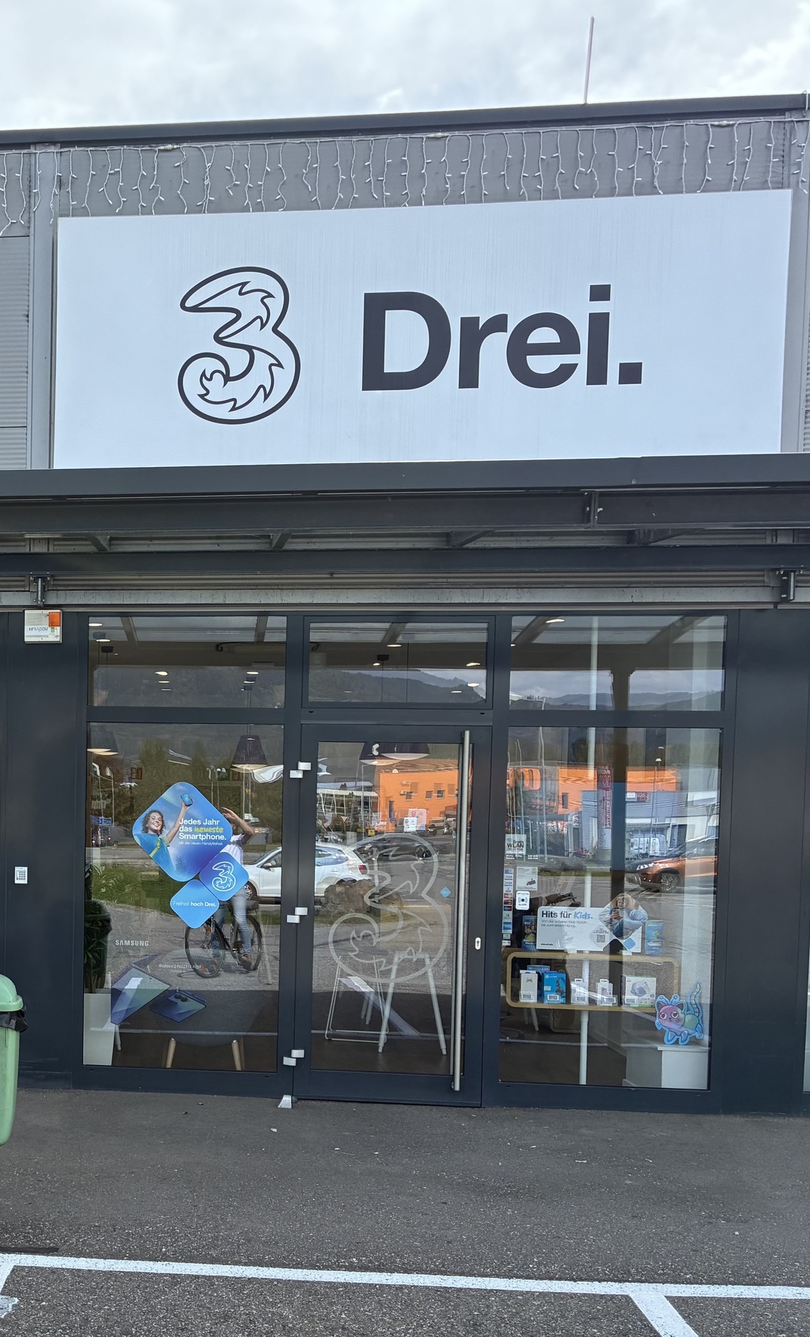 Drei Shop Frontansicht